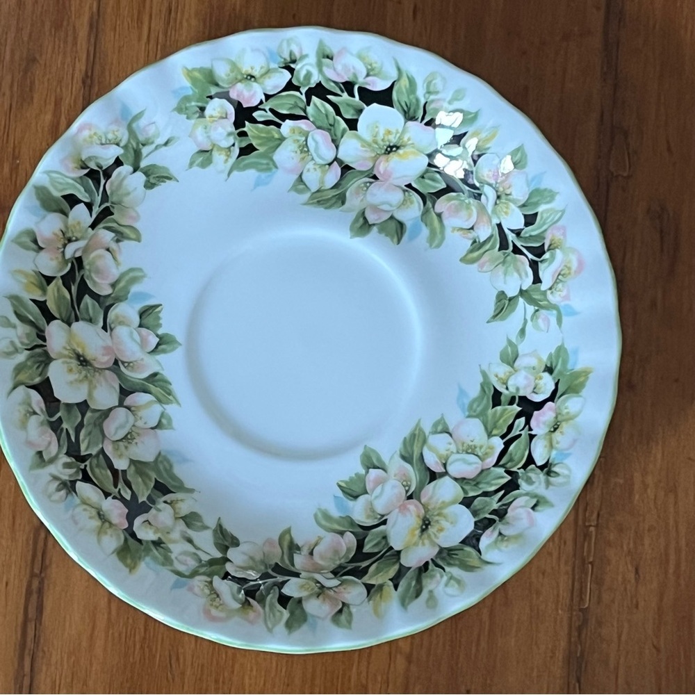 Royal Albert Fragrance Series Orange Blossom Tea Cup and Saucer - Picture 5 of 6